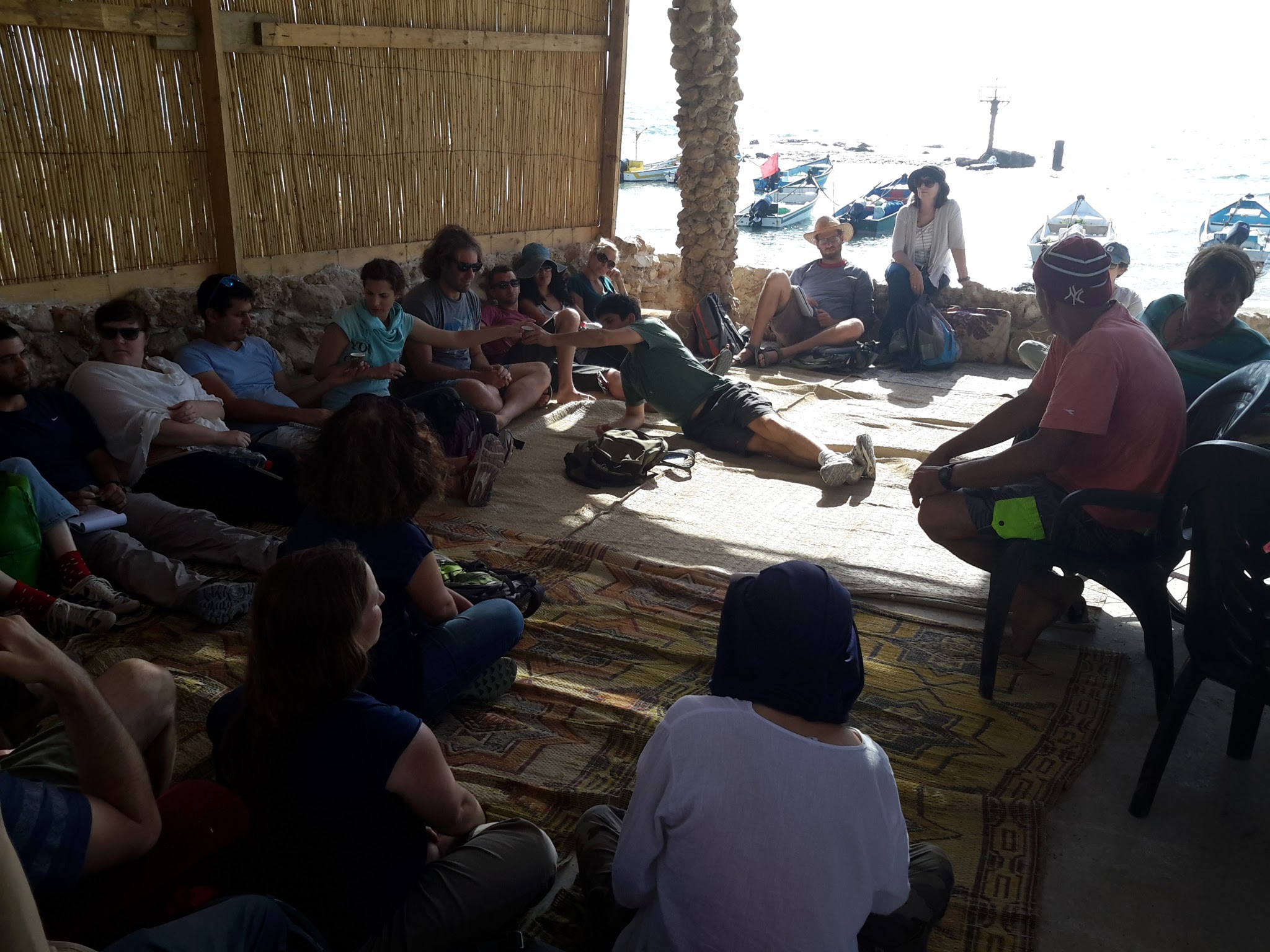 ביקור בכפר הדייגים בחוף ג'סר א-זרקא ושיחה עם מוסא הדייג